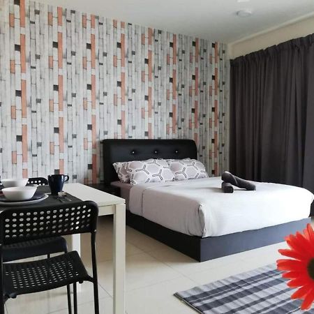 Peanut Butter Homestay - Trefoil Setia Alam Shah Alam Exterior foto