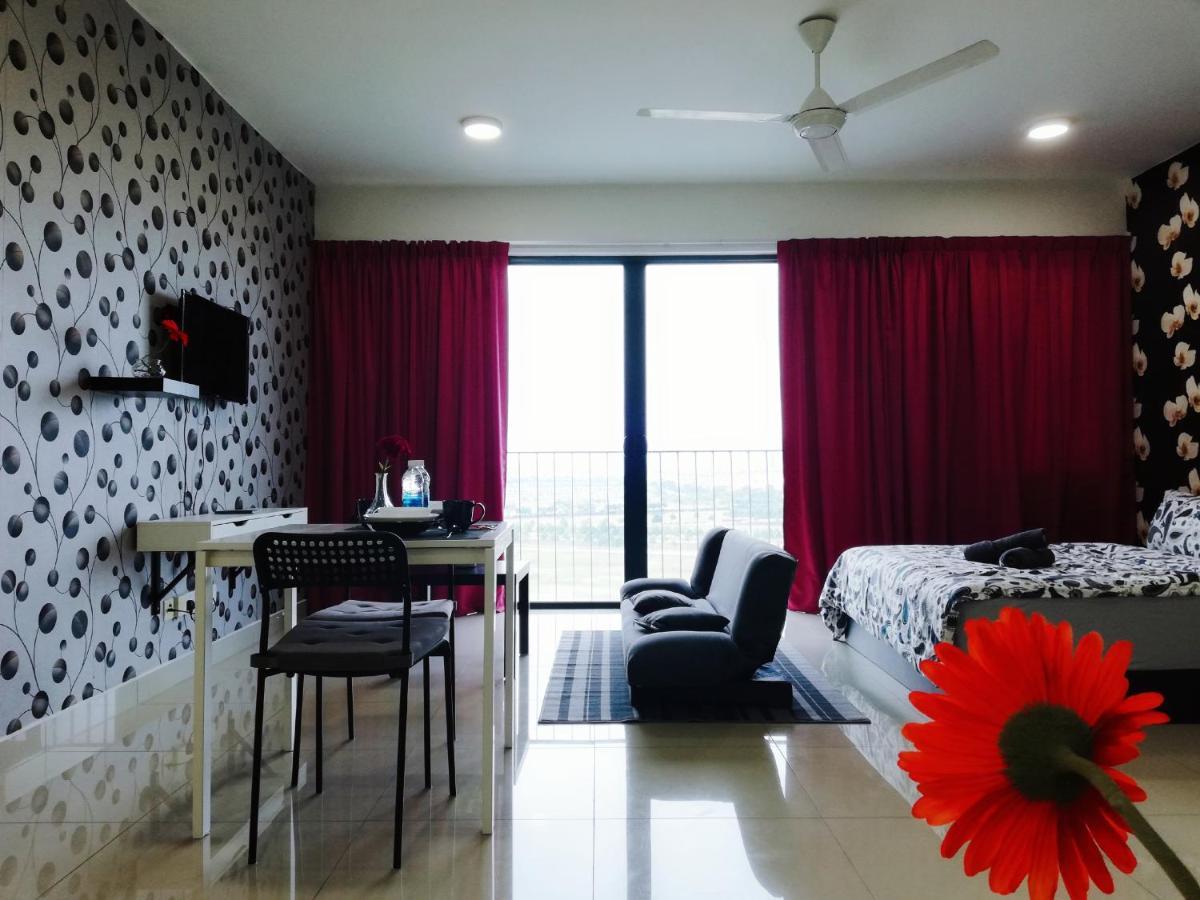 Peanut Butter Homestay - Trefoil Setia Alam Shah Alam Exterior foto